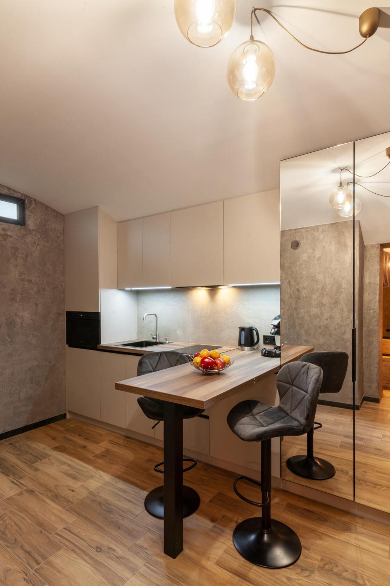 Royal Hot Jucuzzi Apartment